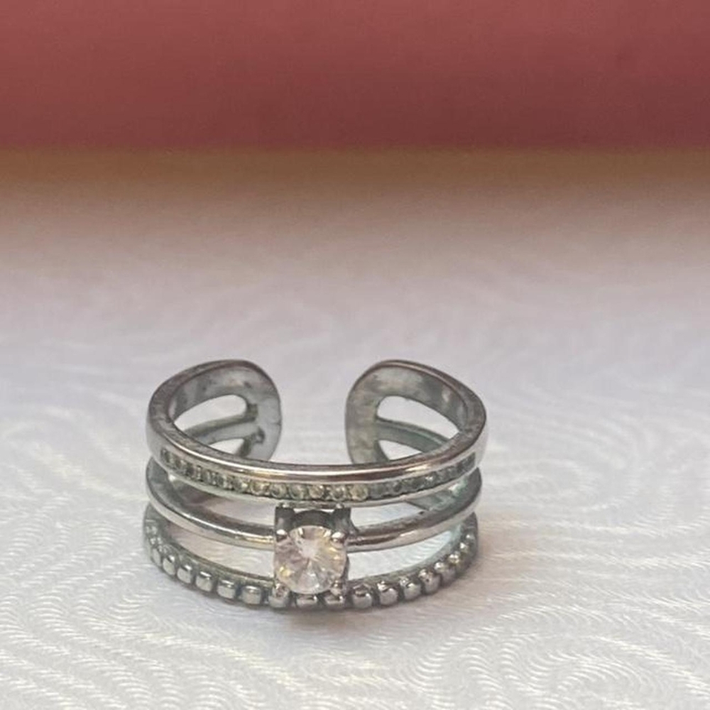 Chic Silver Open Band Ring with Crystal Accent